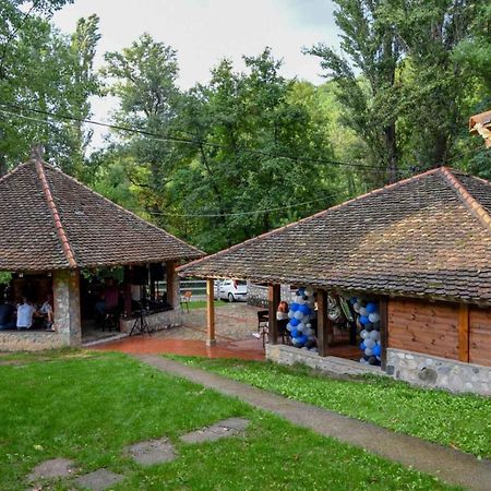 瓦列沃Poljoprivredno Turisticko Domacinstvo Deguric公寓 外观 照片