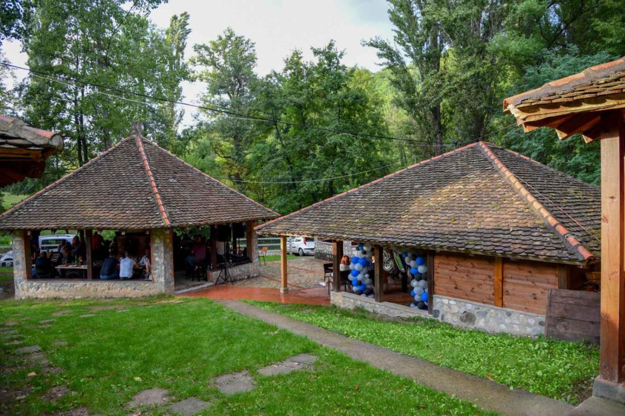 瓦列沃Poljoprivredno Turisticko Domacinstvo Deguric公寓 外观 照片